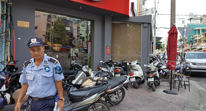 Vì sao nên chọn đơn vị cung cấp dịch vụ bảo vệ cửa hàng chuyên nghiệp 24/7 Sao Thiên Vương?